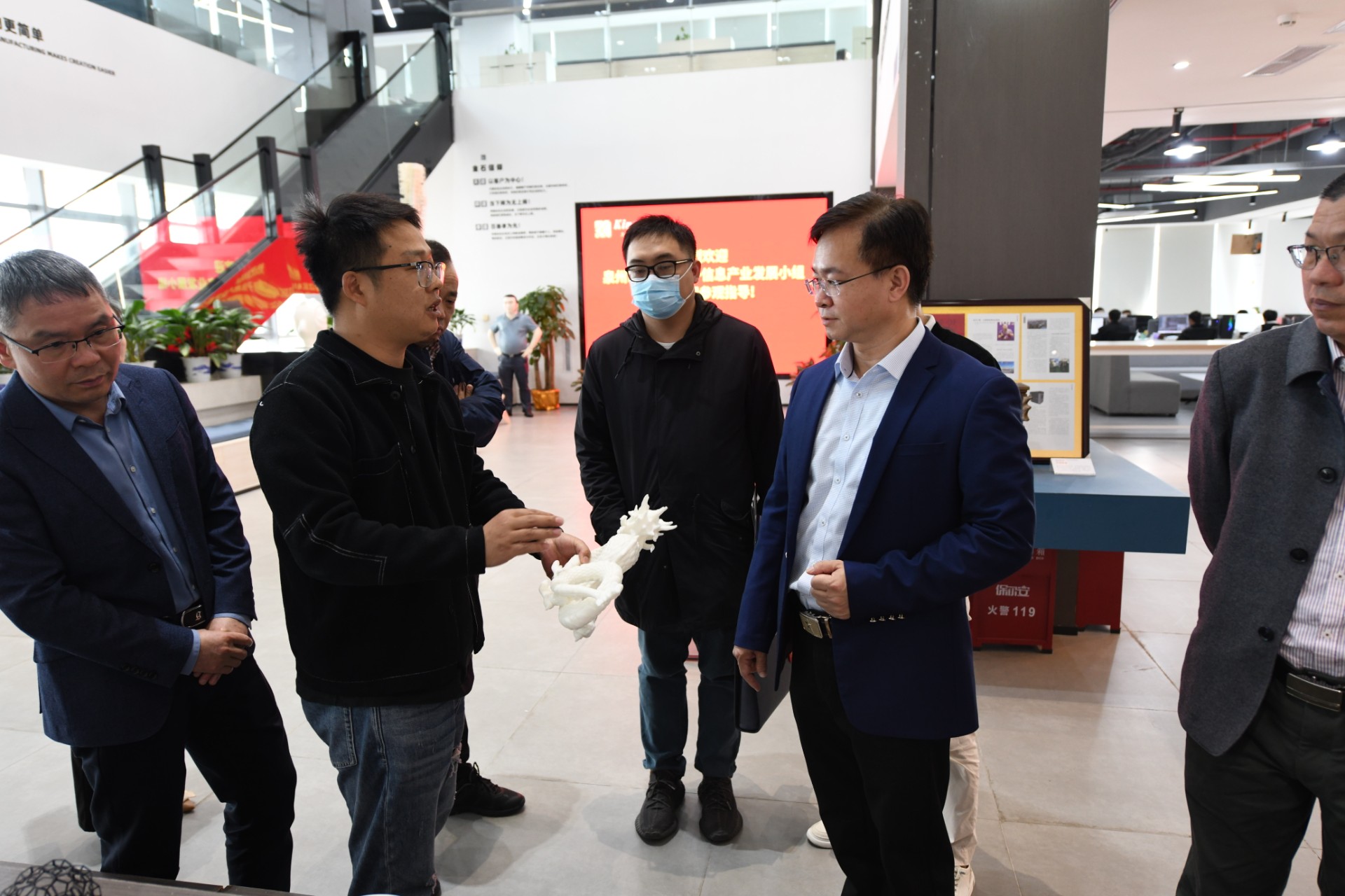 促協(xié)作，謀發(fā)展！泉州市洛江區(qū)電子信息產(chǎn)業(yè)發(fā)展小組蒞臨金石三維參觀調(diào)研